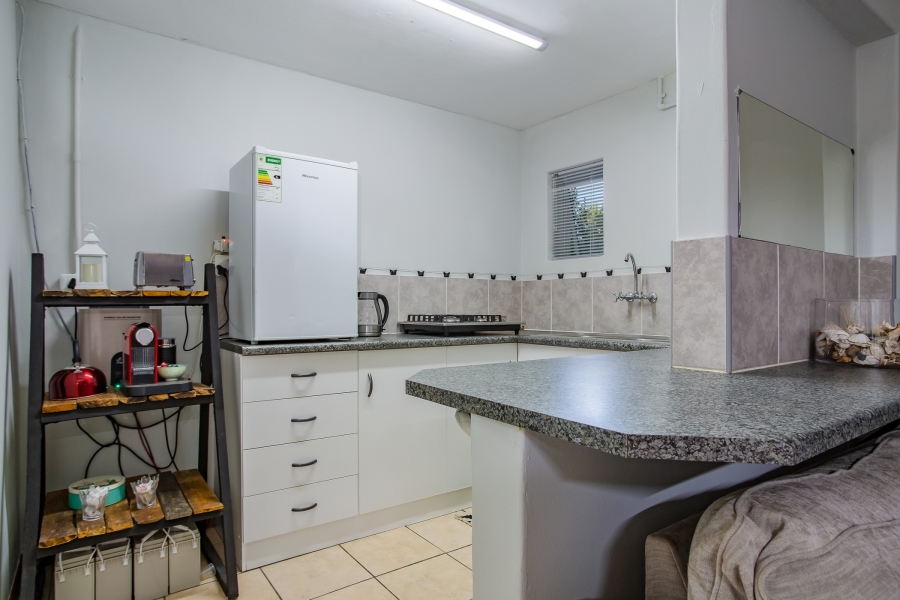 5 Bedroom Property for Sale in Uitsig Western Cape